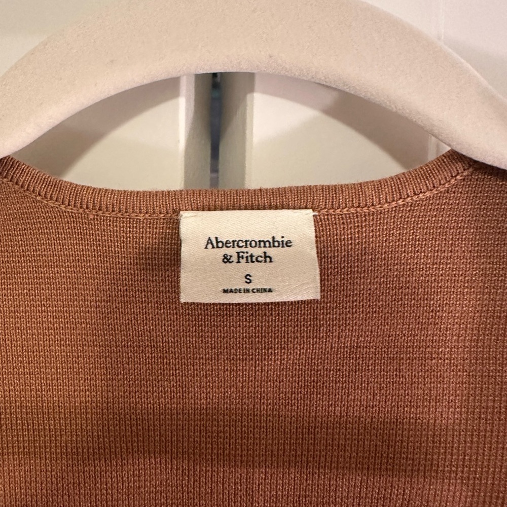 Abercrombie Cropped Sweater - Picture 3 of 5